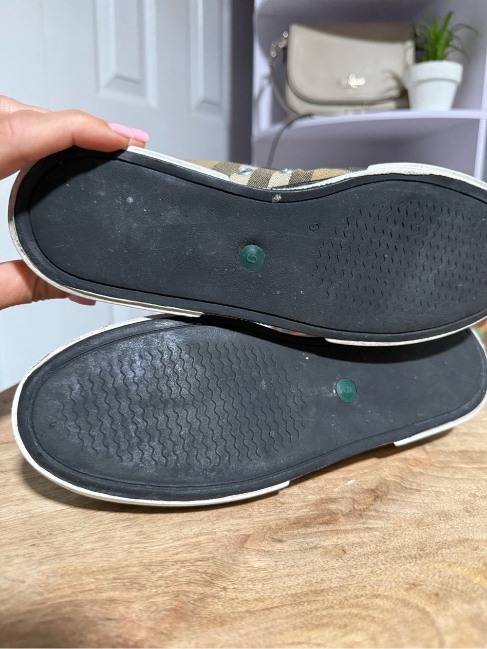 Burberry Vintage Check Plaid Low Top Sneakers Size 6 (fits like a woman’s 7.5) - Picture 13 of 15